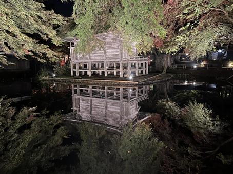 秋の夜の中尊寺にて③ 中尊寺,秋,紅葉の写真素材