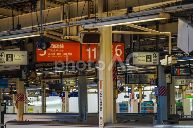 人のいない横浜駅のイメージ 駅,鉄道駅,横浜駅の写真素材