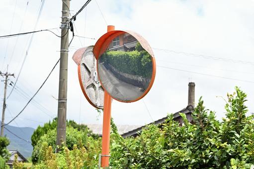 カーブミラー1 カーブミラー1の写真