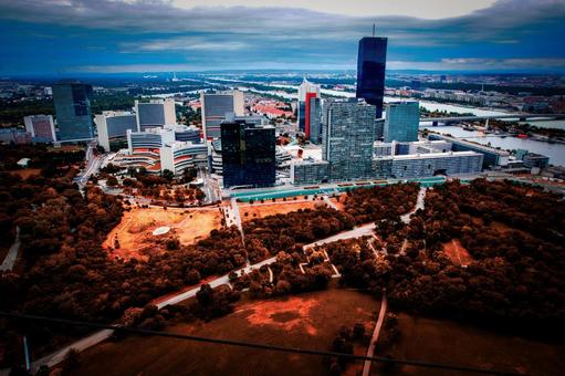 ウィーン近郊の住宅街 ウィーン近郊の住宅街 ウィーン,オーストリア,住宅街の写真素材