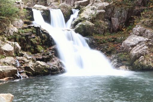 Waterfall Curtain, JPG Waterfall Curtain, JPG