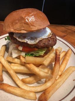 Delicious looking hamburger, JPG