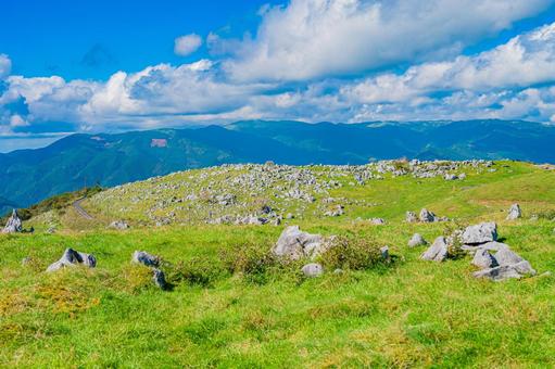 四国地方　四国カルスト台地の風景 カルスト台地,四国,四国地方の写真素材