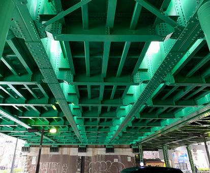 有楽町駅周辺の高架下 有楽町駅周辺の高架下 鉄橋,高架下,鉄骨構造の写真素材