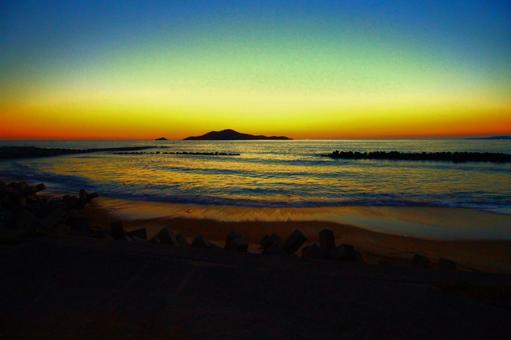 夕焼けと海 夕焼けと海の写真
