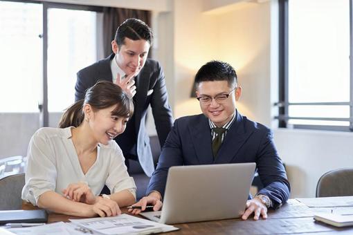 Business person having a meeting on a personal computer, नियुक्ति, आयोजन, व्यापार, JPG