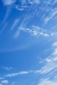 青空と白い雲の写真
