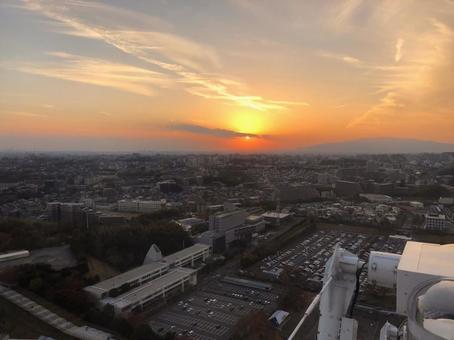 夕日と街並みの写真