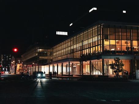 東広島市立美術館 東広島市立美術館,夜,西条町の写真素材