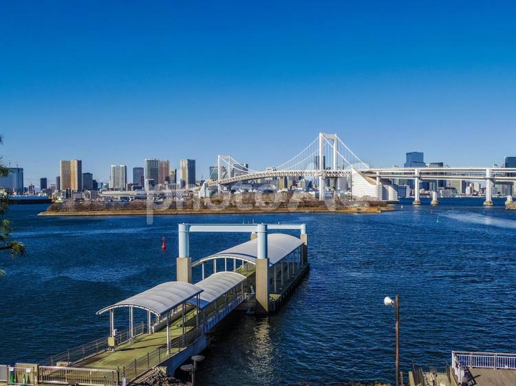 【東京都】お台場から見た東京の風景 お台場,レインボーブリッジ,東京湾の写真素材