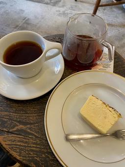 コーヒーとチーズケーキ コーヒー,シングルオリジン,スペシャルティの写真素材