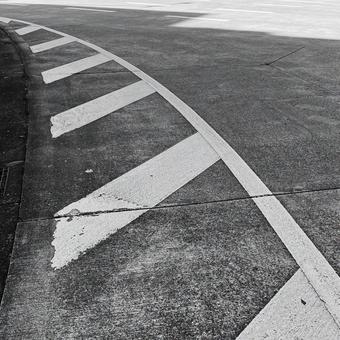道路のラインの写真