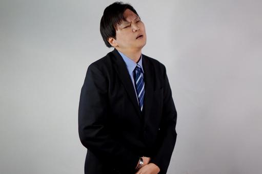 腹痛に苦しむビジネスマン 腹痛に苦しむビジネスマン 腹痛,男性,ビジネスマンの写真素材