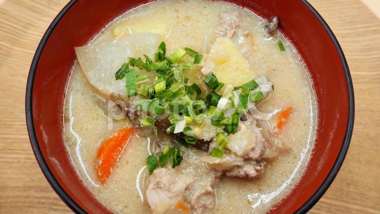 酒粕入り豚汁・家庭料理（マクロ撮影） 酒粕入り,豚汁,家庭料理の写真素材