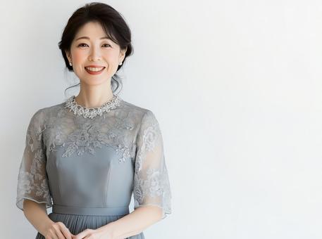 熟年熟女のドレス 熟年熟女のドレスの写真