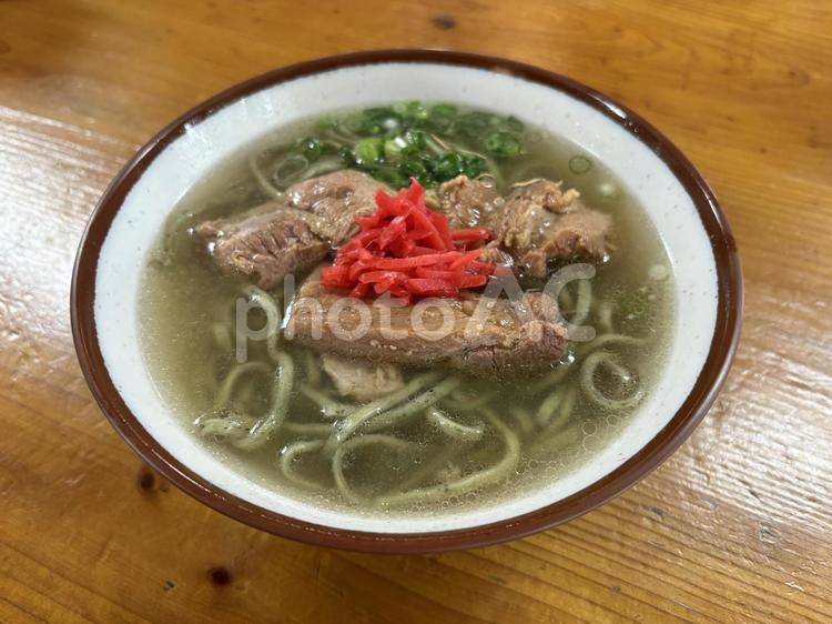 軟骨ソーキそば-よもぎ麺 沖縄,okinawa,フーチバーの写真素材