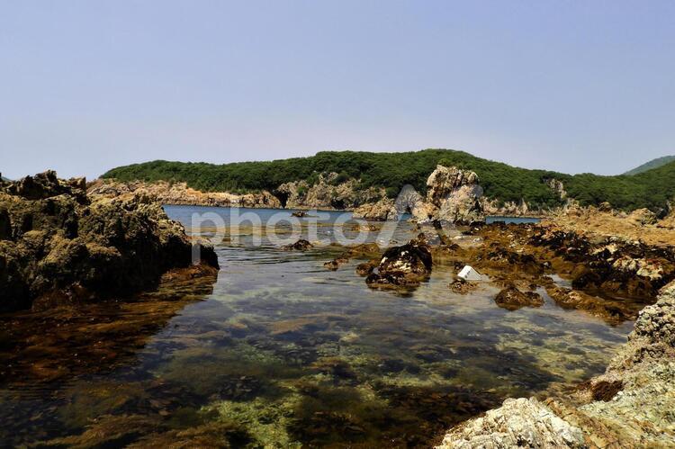 岩がごつごつと入り組んだ入り江 海,風景,水の写真素材
