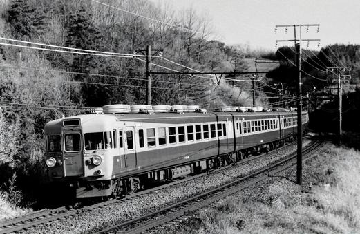 東海道本線を走る153系電車 東海道本線を走る153系電車 のりもの,鉄道写真,電車の写真素材