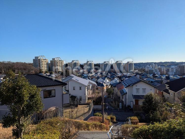 稲城市若葉台の住宅地を俯瞰 住宅,住まい,建物の写真素材