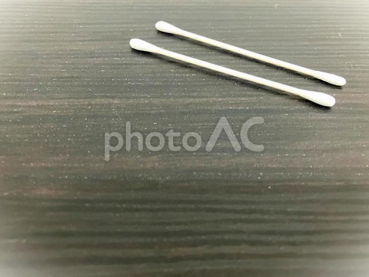 2本の綿棒 綿棒,耳掃除,衛生用品の写真素材