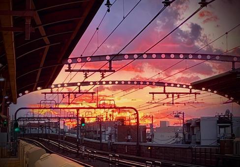 96_ホームからの夕焼け空 96_ホームからの夕焼け空の写真