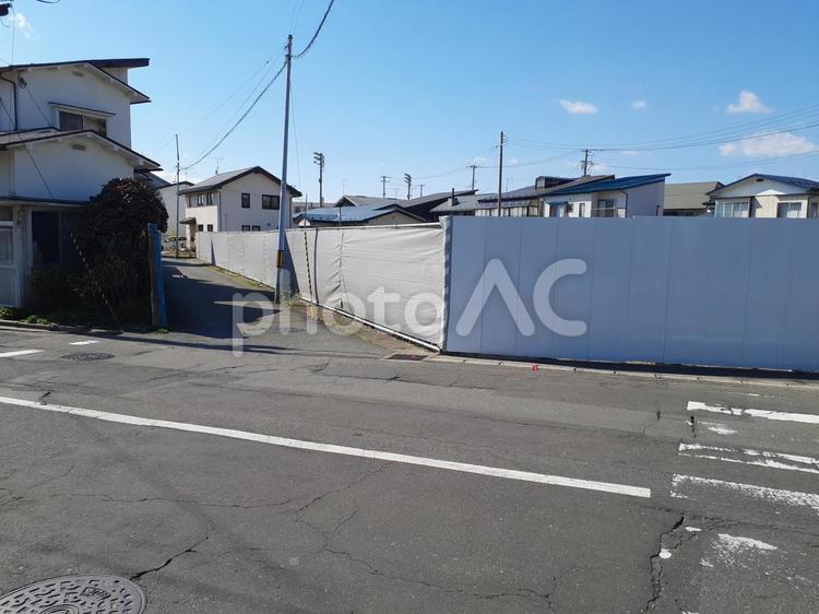 住宅街の工事現場 道路,住宅地,仮囲いの写真素材