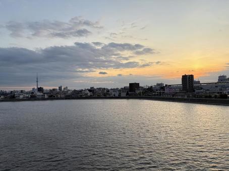 黄昏の都市風景 黄昏の都市風景の写真