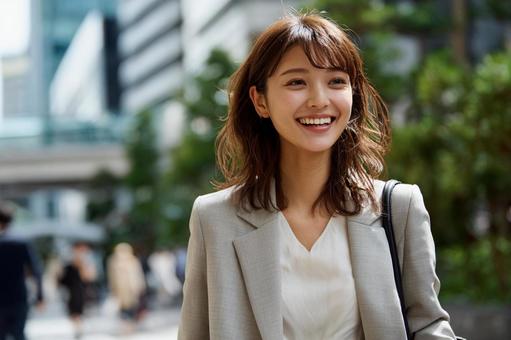 若いビジネス女性のイメージ 若いビジネス女性のイメージの写真