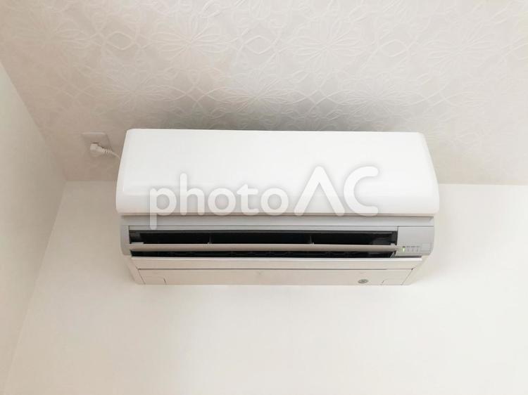 洋風住宅とエアコン_01 エアコン,冷房,暖房の写真素材