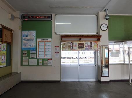JR奥羽本線 大鰐温泉駅  jr奥羽本線,大鰐温泉駅,改札口の写真素材