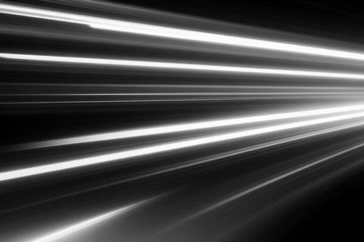 白い光の直線が集中 白い光の直線が集中の写真