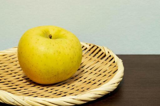 シナノ・スイート（長野県産のリンゴ） 果物,果実,フルーツの写真素材