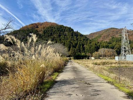 11月　秋の福井県坂井市山奥の景色 秋,ハイキング,山並みの写真素材