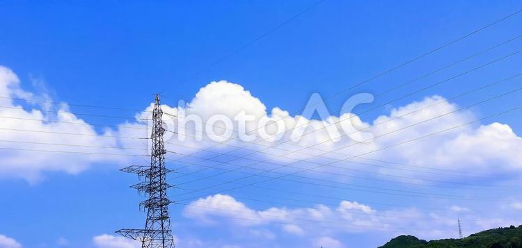 送電線・鉄塔と青空と雲 送電線,鉄塔,青空の写真素材