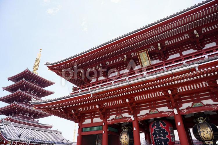 五重塔と宝蔵門 浅草寺,五重塔,宝蔵門の写真素材
