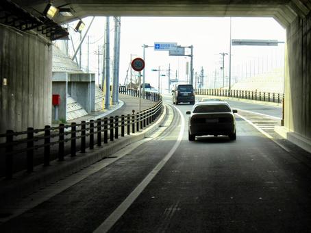 トンネル出口 トンネル出口の写真