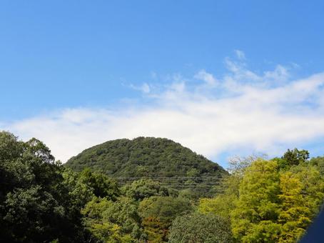 秋晴れの甲山の空 秋晴れの甲山の空の写真