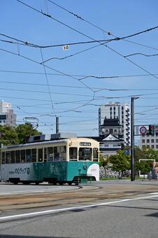 富山城と路面電車 城,青空,天守閣の写真素材