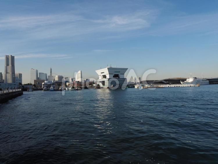 横浜の海 海,横浜,空の写真素材