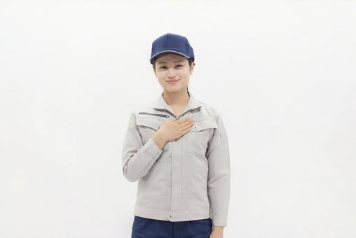 若い女性 作業着 若い女性 作業着 女性,ビジネスウーマン,作業服の写真素材