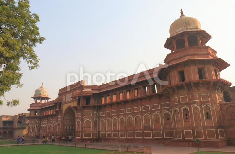 インド　アグラの歴史的建造物　アグラフォート アグラ,インド,アグラフォートの写真素材