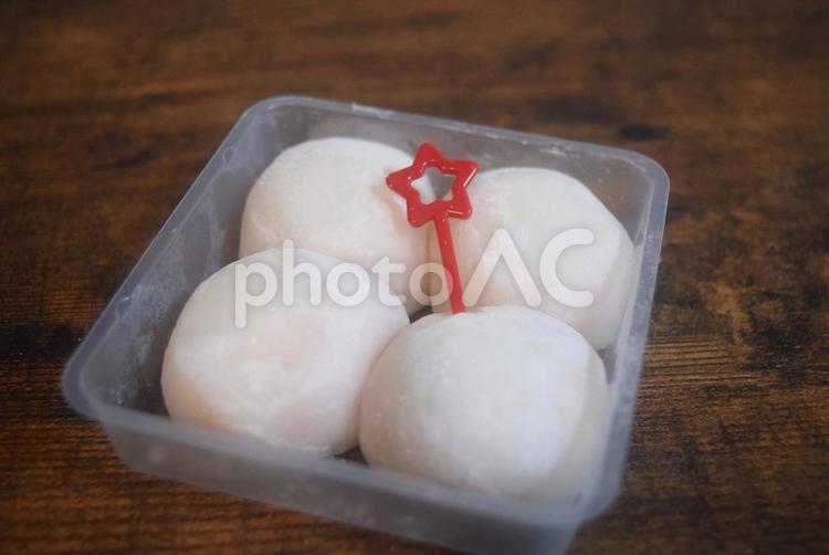 4つのイチゴ大福 大福,餅,和菓子の写真素材