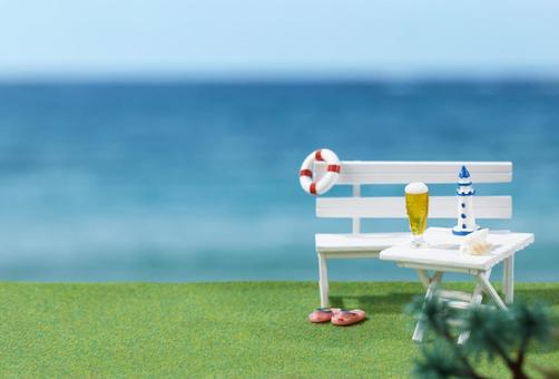 残暑見舞い はがき比率 残暑見舞い はがき比率 ビール,デッキチェア,芝の写真素材