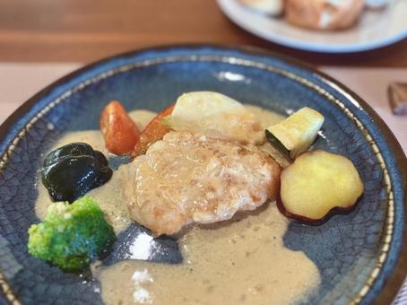 白身魚のソテー(レモンバターソースかけ) 白身魚のソテー(レモンバターソースかけ) フレンチ,ソテー,お魚の写真素材