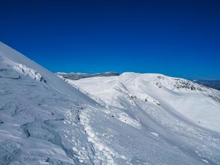 厳冬期安達太良山稜線 厳冬期安達太良山稜線の写真