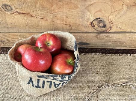 りんご りんご,赤い,フルーツの写真素材