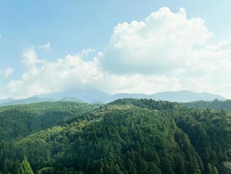 山と空と雲のある風景 山と空と雲のある風景の写真
