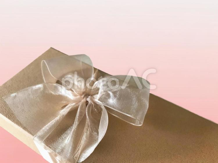 リボンのプレゼントボックス プレゼント,リボン,ギフトボックスの写真素材