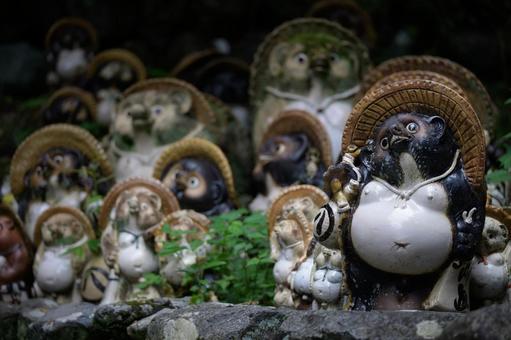 狸の置物 狸の置物の写真