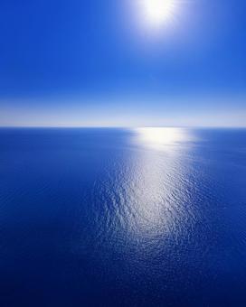 真っ青な海と空 真っ青な海と空の写真